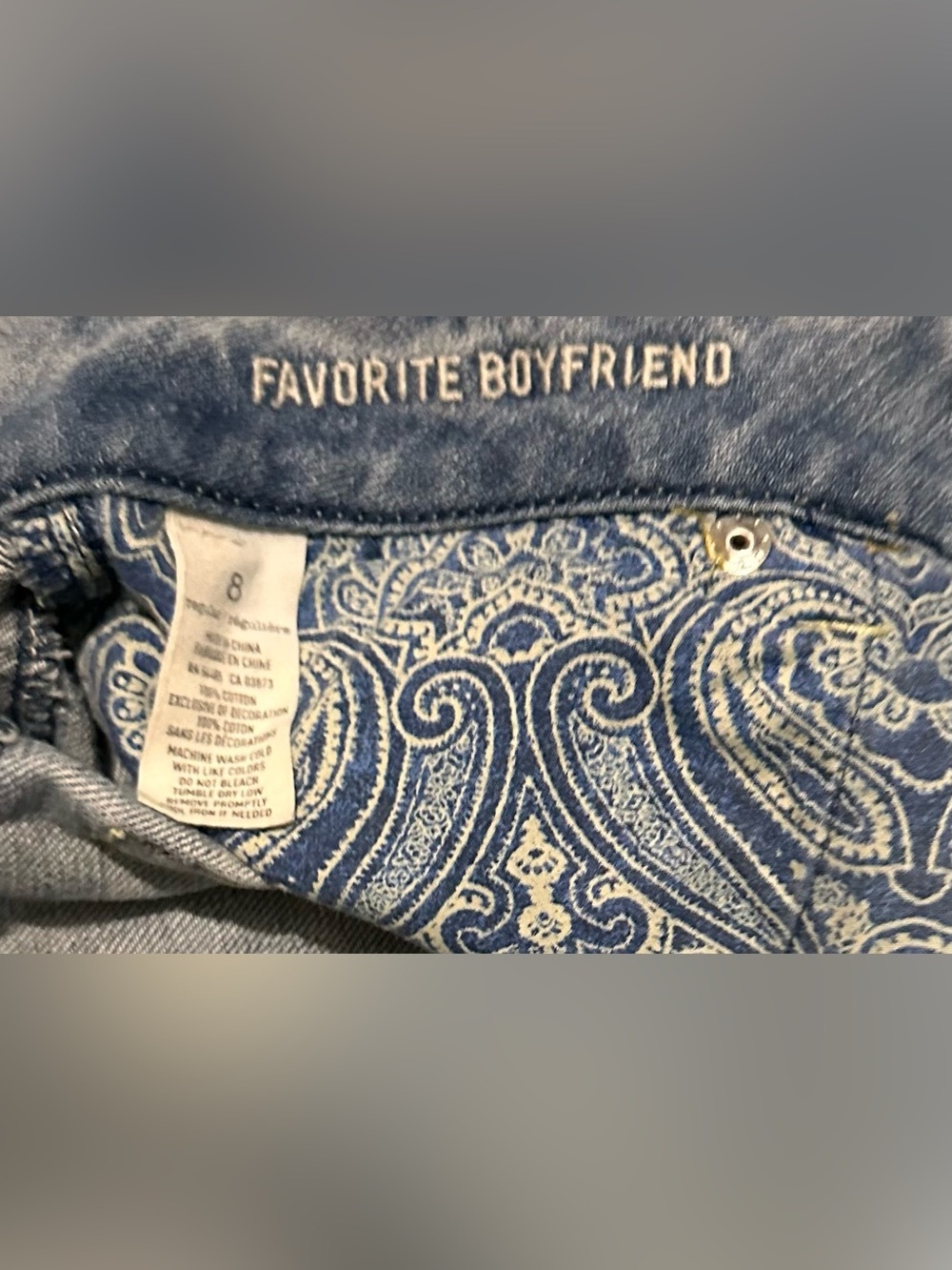 American Eagle Favorite Boyfriend Distressed Jeans Size 8 Light Wash - Picture 8 of 10